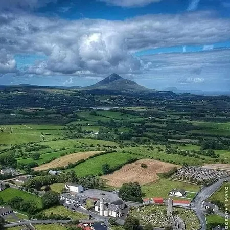 Yellow House * Westport