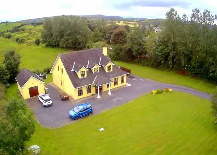 Дом отдыха Yellow House *