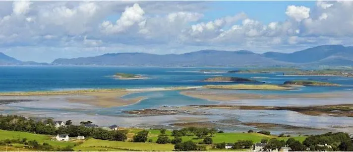 Yellow House Дом отдыха Вэстпорт